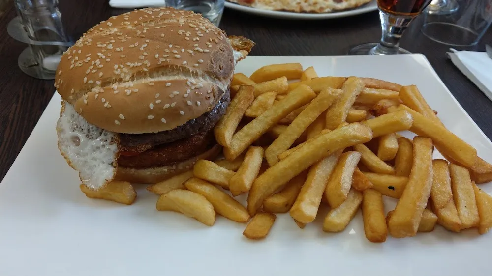 Burger Classique Avec Patates